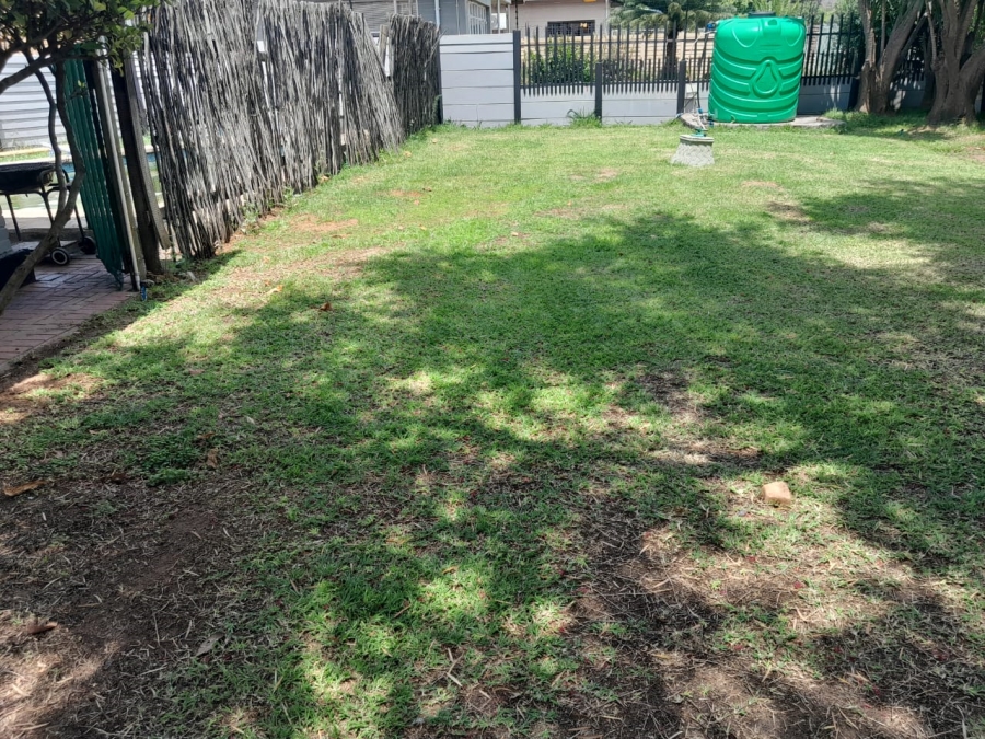 6 Bedroom Property for Sale in Oos Einde North West